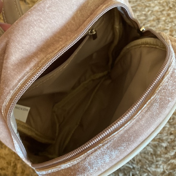 NWT Windsorstore Mini Crushed Velvet Backpack - Picture 4 of 4